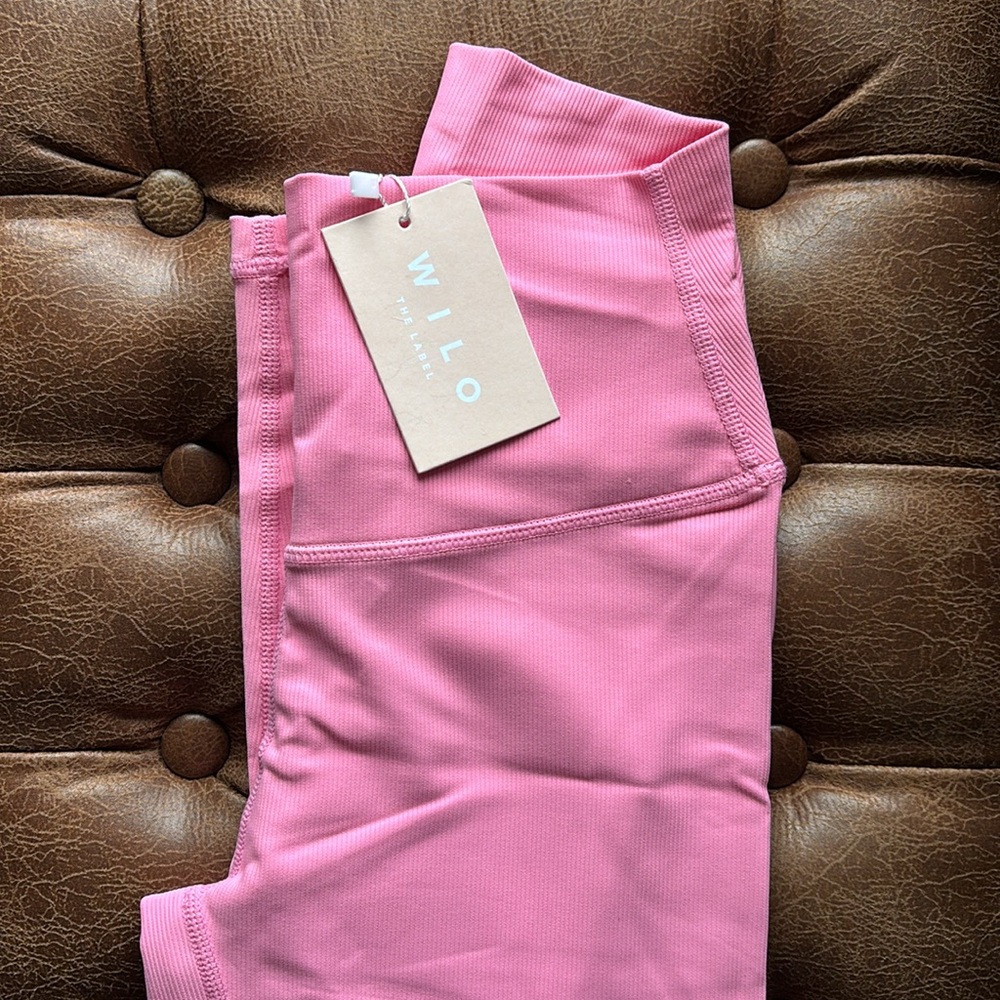 NWT WILO Bubblegum Pink Leggings